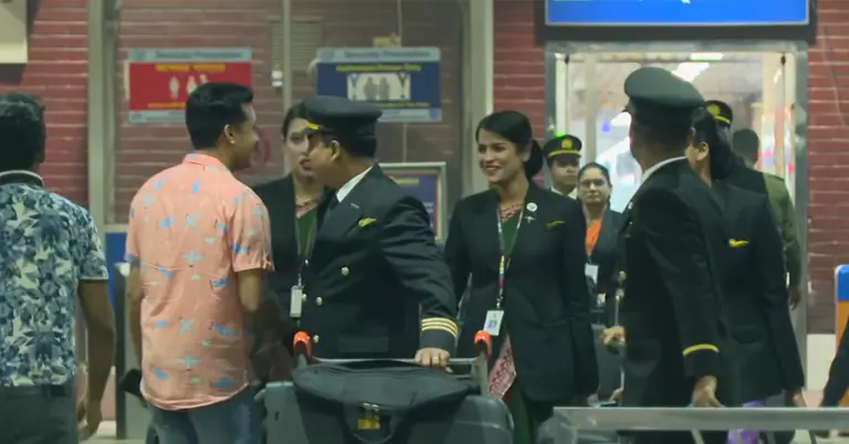 দেশে ফিরেছেন বিমান ক্রুরা